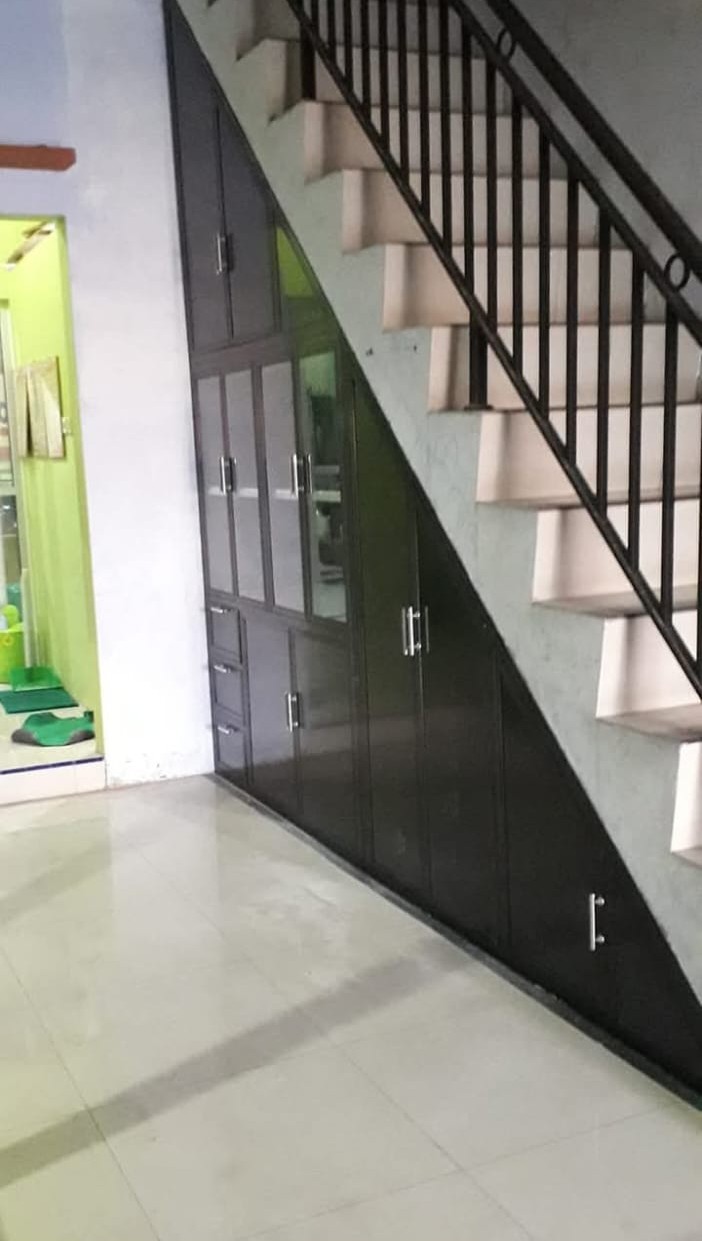 Lemari Sepatu L